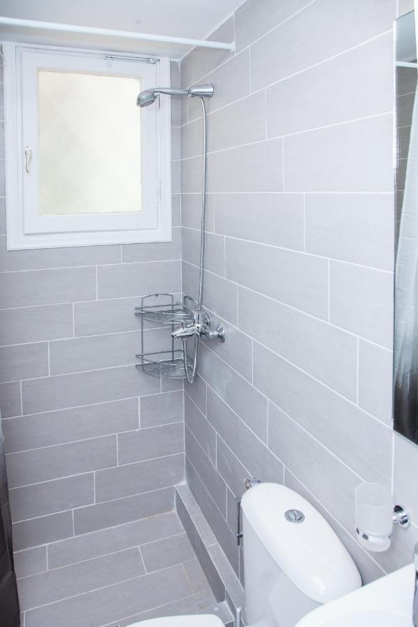 Sunny And Minimal Apt In Glyfada With 3 Bdrm Athen Eksteriør billede