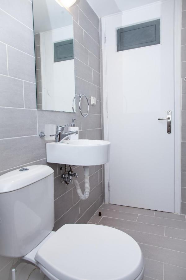Sunny And Minimal Apt In Glyfada With 3 Bdrm Athen Eksteriør billede