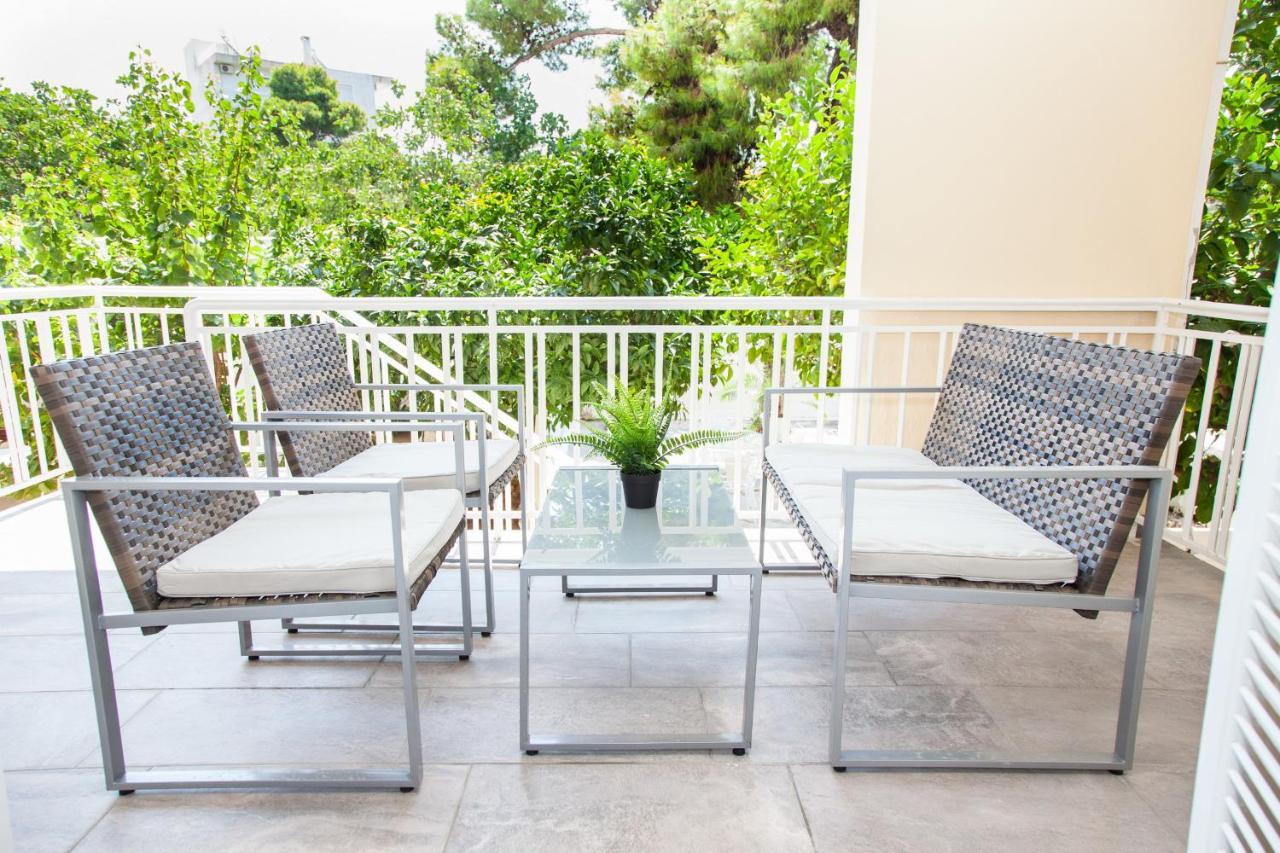 Sunny And Minimal Apt In Glyfada With 3 Bdrm Athen Eksteriør billede