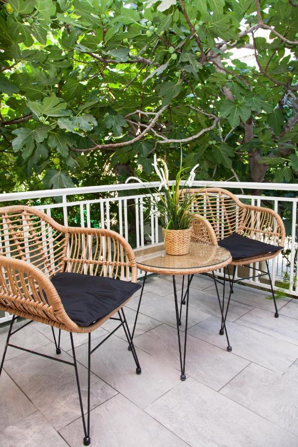 Sunny And Minimal Apt In Glyfada With 3 Bdrm Athen Eksteriør billede